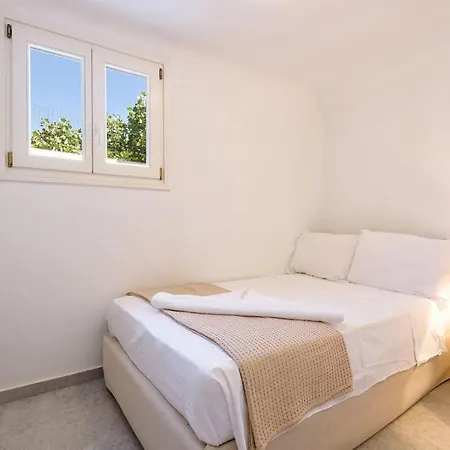 Perla By Rocks Estates